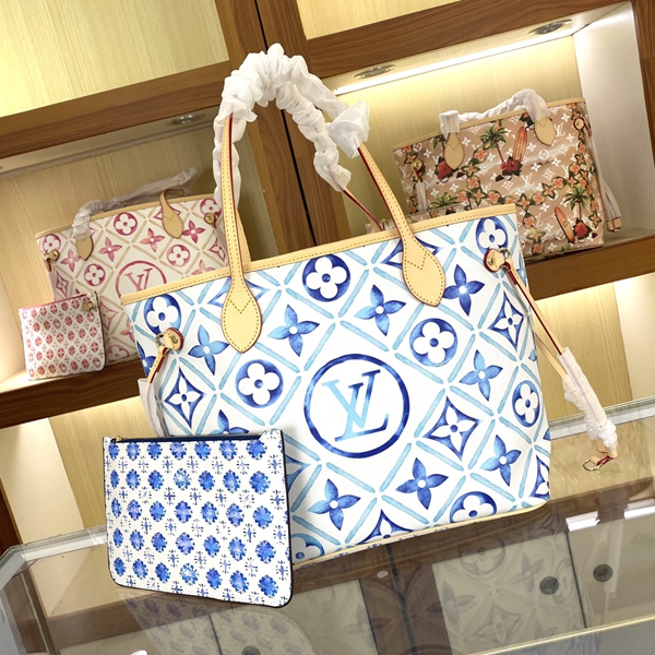 ルイヴィトンバッグ背面デザイン